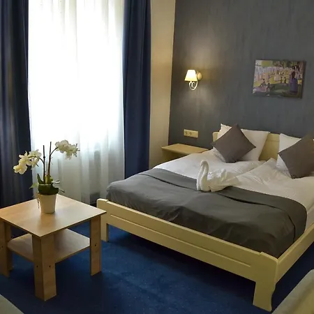 Hotel Ajur 3*