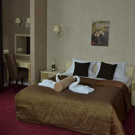 Hotel Готель Ажур 3*