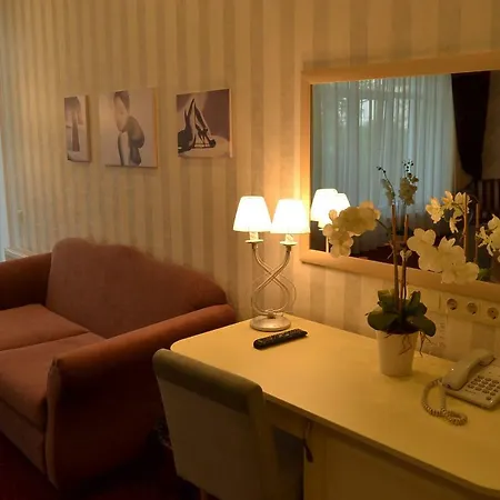 Готель Ажур Hotel 3*