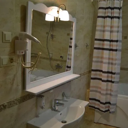 Hotel Готель Ажур 3*