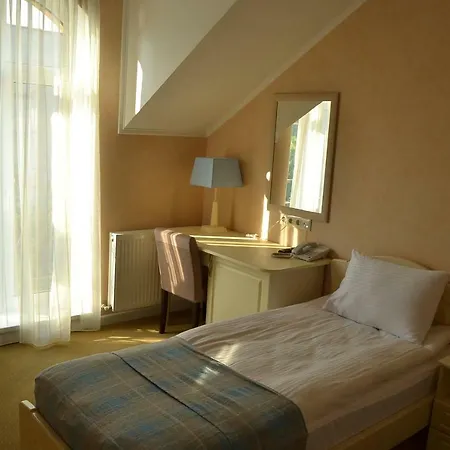 Hotel Ajur 3*