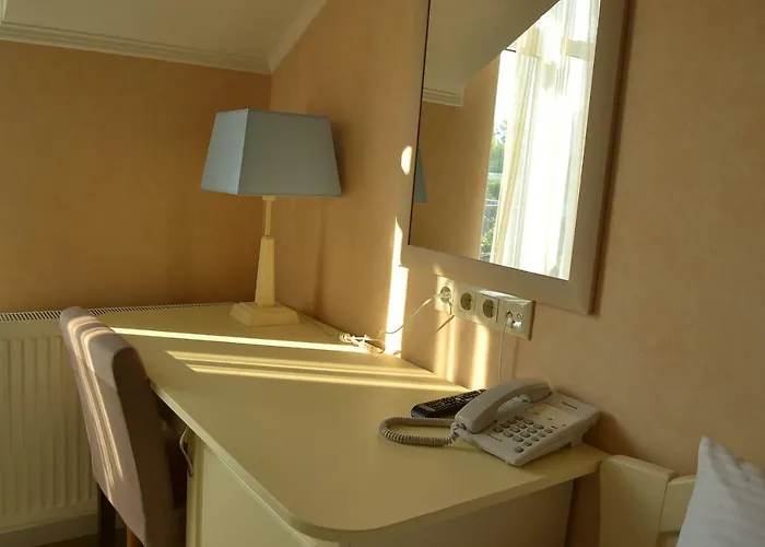 Hotel Ajur Ξενοδοχείο 3*